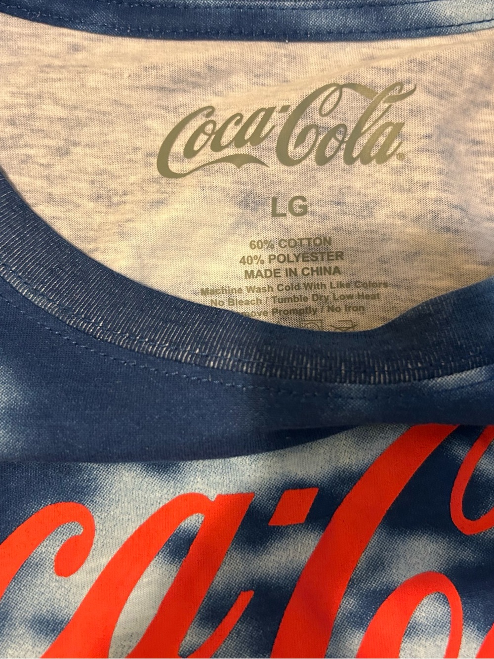 Coca-Cola The Real Thing Blue Tie Dye Cropped Graphic T-Shirt NWT Women's size L - Picture 3 of 5